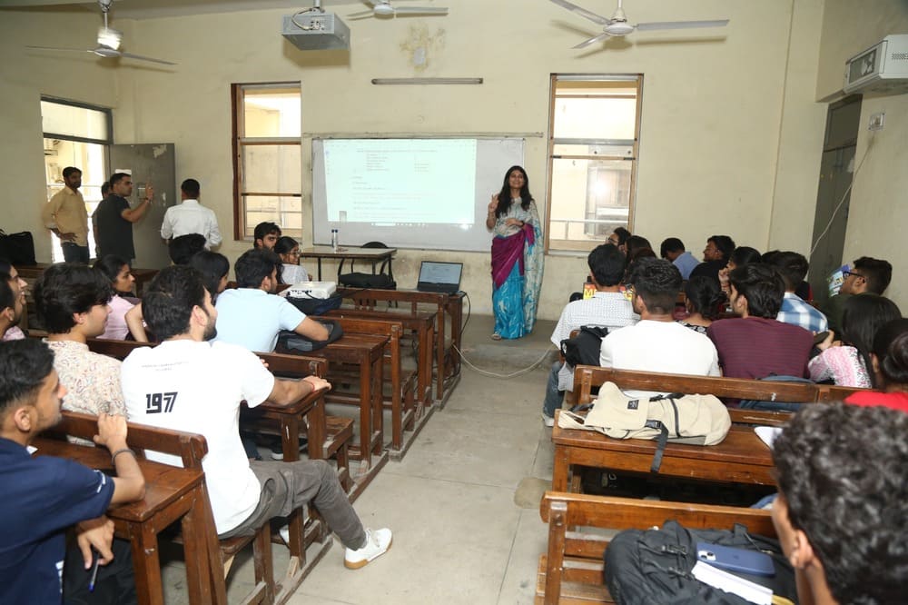PGDAV College, University of Delhi