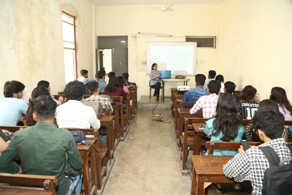 PGDAV College, University of Delhi